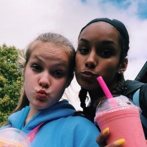 Meet your Posher, Ella